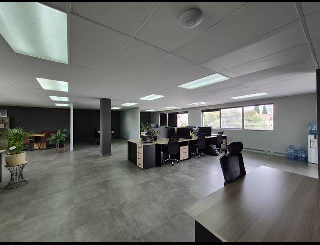 650M² OFFICE FOR SALE IN SUNNINGHILL